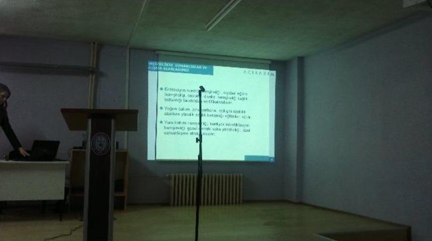 Öğrencilere "hemşirelikte Yeni Yaklaşımlar" Konulu Konferansı