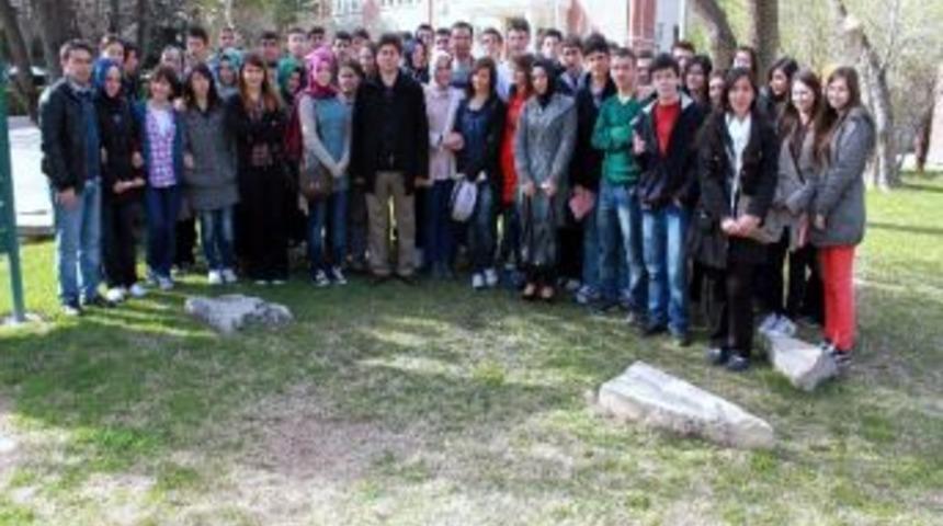 Gediz Mustafa Necib Alayeli Anadolu Lisesi, Eskişehir Anadolu &Uuml;niversitesi'ne Gezi D&uuml;zenledi