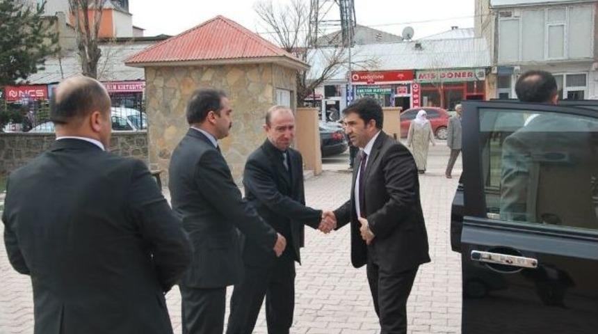 Emniyet M&uuml;d&uuml;r&uuml; Coşkun Patnos&rsquo;ta Kurban Kestirdi