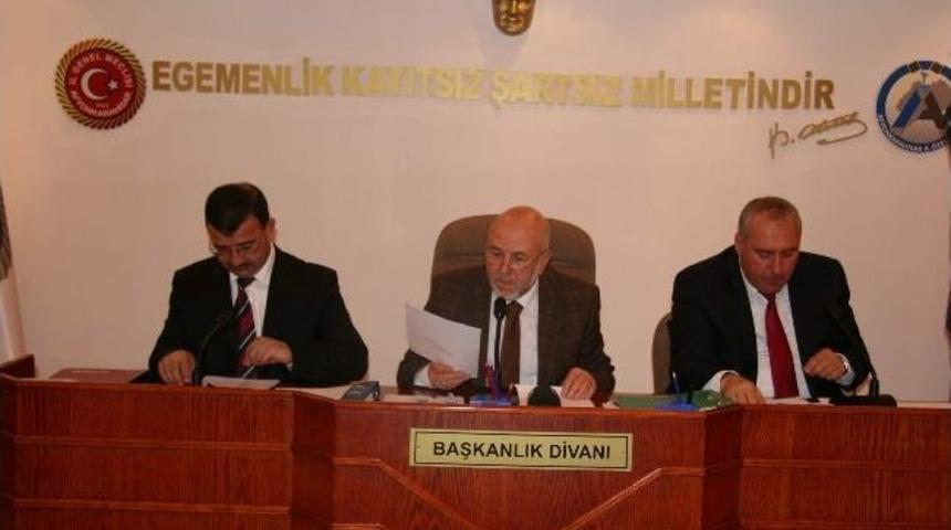 Meclis K&uuml;rs&uuml;s&uuml;nden Galatasaray'a Başarı Dileği