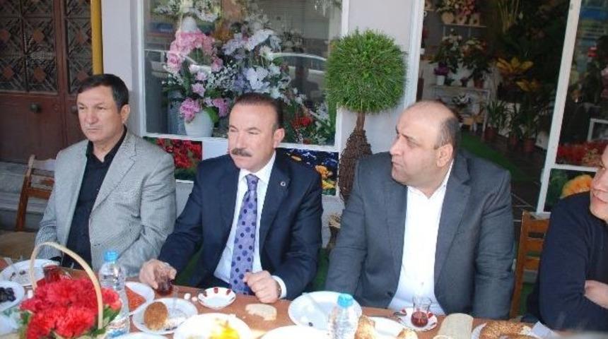 Başkan Doğan Esnafla Kahvaltıda Buluştu