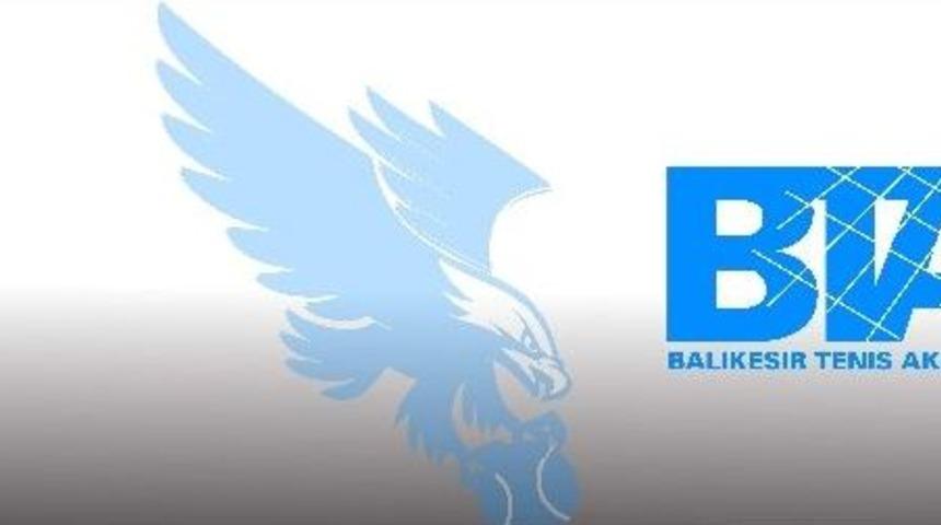 Teniste Balıkesir'in En İyileri Belli Oldu