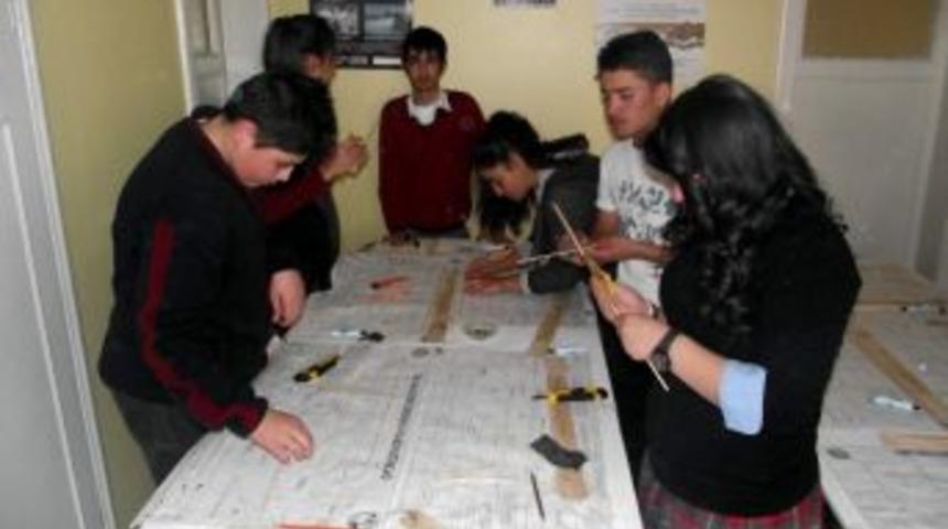 Gemerek&rsquo;te Model U&ccedil;ak Kursu Eğitimi Veriliyor