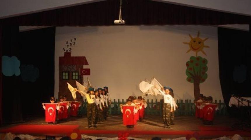 1. Sınıf &Ouml;ğrencilerinden G&ouml;rkemli Okuma Bayramı