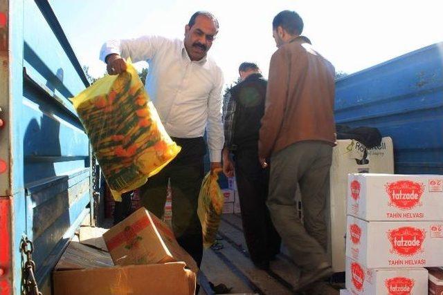 Şanlıurfa Suriye Yardım Platformu, Telabyad’da Yardım Malzemeleri Dağıttı