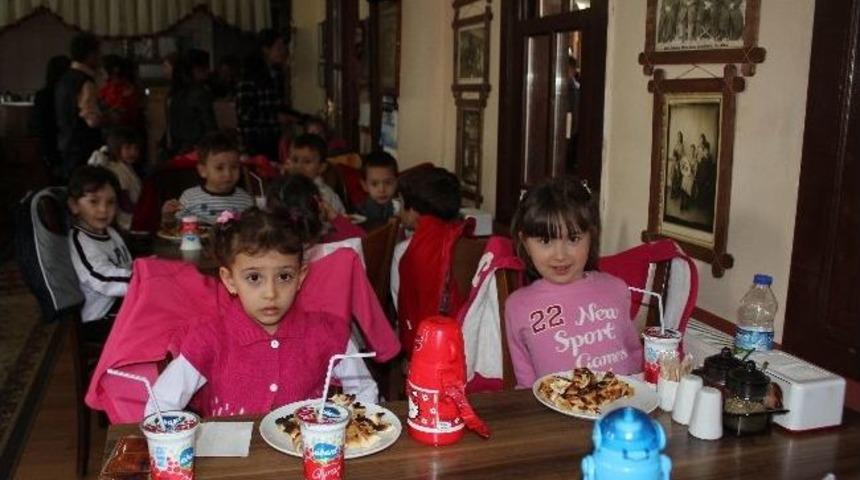 Anaokulu &Ouml;ğrencileri K&uuml;t&uuml;phane İle Tanıştı