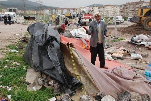 Körfez'de Göçebeler Yerlerinden Kaldırıldı