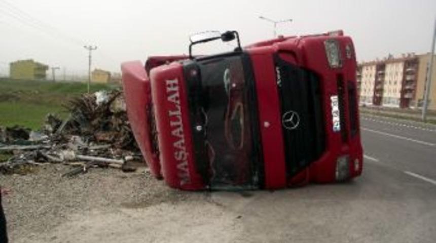 Gemerek&rsquo;te Trafik Kazası: 1 Yaralı