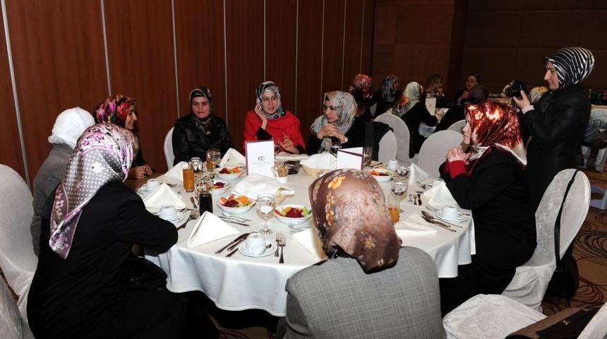 'G&ouml;n&uuml;l El&ccedil;ileri Projesi, Muhta&ccedil; Insanlara El Uzatılan B&uuml;y&uuml;k Kardeşlik Hamlesi'