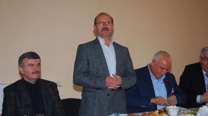 Ak Parti İl Teşkilatı İşadamlarıyla Bir Araya Geldi