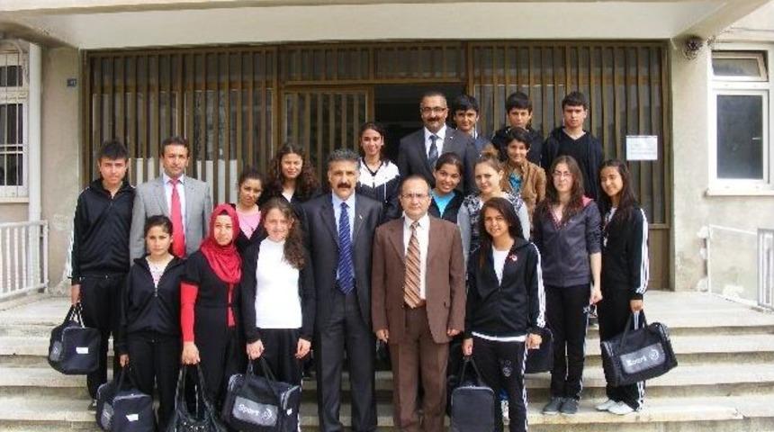 Halk Oyunları Ekibinden Kaymakam Erkayıran'a Ziyaret