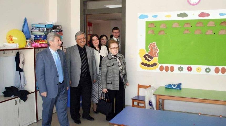 Oğlu Tarafından Adına Yaptırılan Okulda &Ouml;ğrencilerle Buluştu