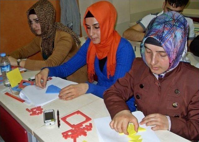 Bayburt Eğitim Fakültesinde Üniversitelilere “akıl Oyunları” Semineri Verildi