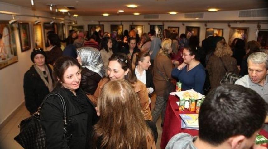 Pencerenin Ardı Misafirlerini Bekliyor