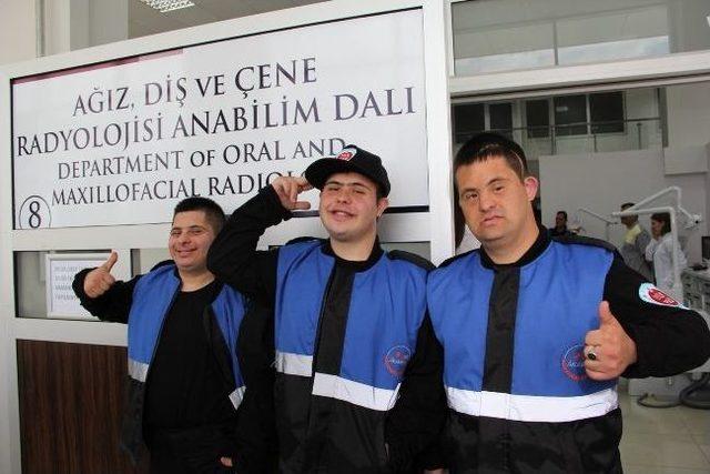 Down Sendromlu Çocukların Diş Tedavisi İkçü'de Yapılacak