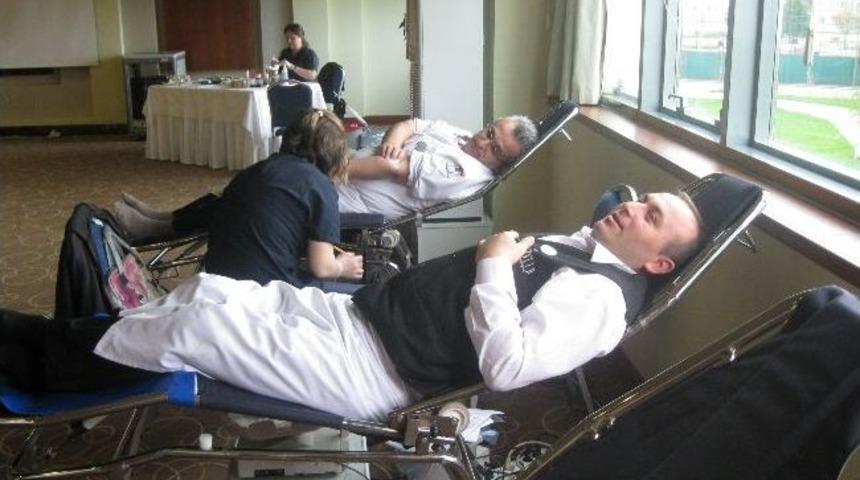 Otel Personelinden Kan Bağışı