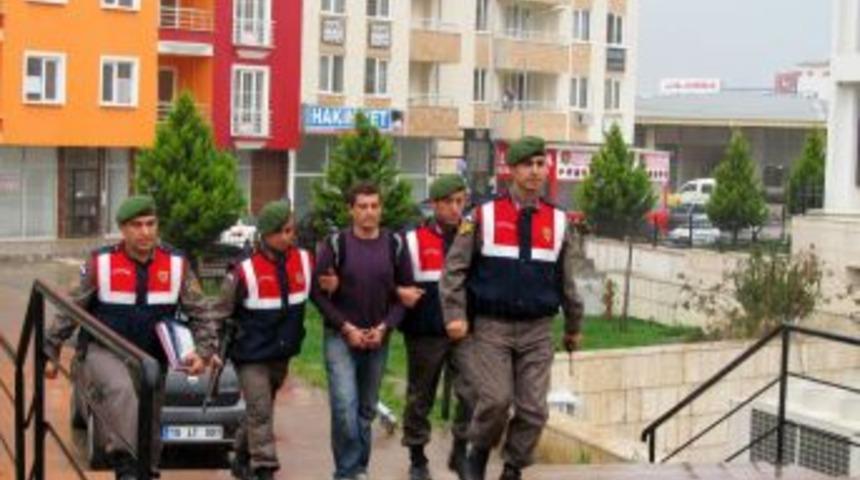 Öfkeli Koca Kendisinin Ve Komşusunun Evini Yaktı