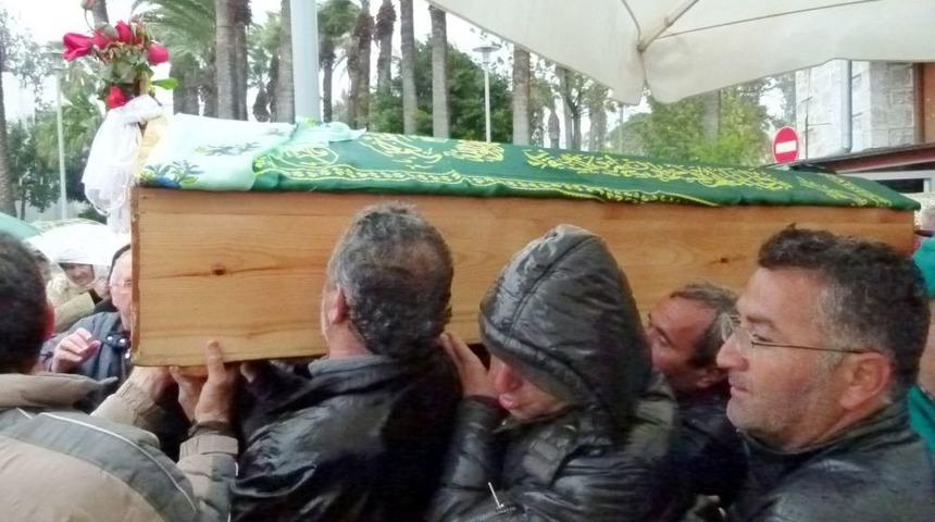 Sanat&ccedil;ı Nigar Uluerer Son Yolculuğuna Uğurlandı