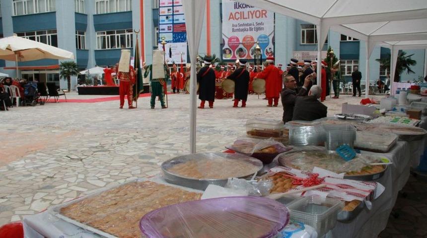 Etkin Kadınlardan &Uuml;niversiteli Kız &Ouml;ğrenciler I&ccedil;in Kermes
