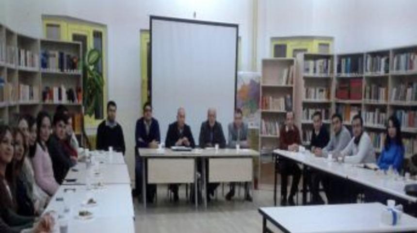 Eğitim Bilimleri Enstit&uuml;s&uuml;'nde 'Mobbing' Konuşuldu