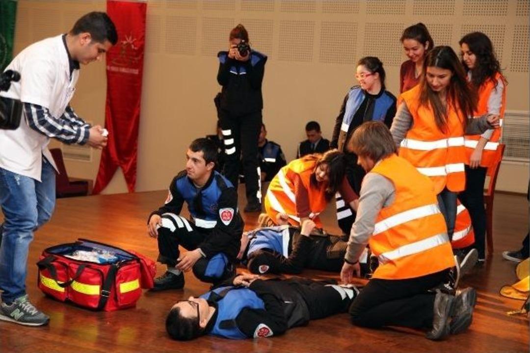 Down Sendromlular Kurtarma G&ouml;revlisi Oldular