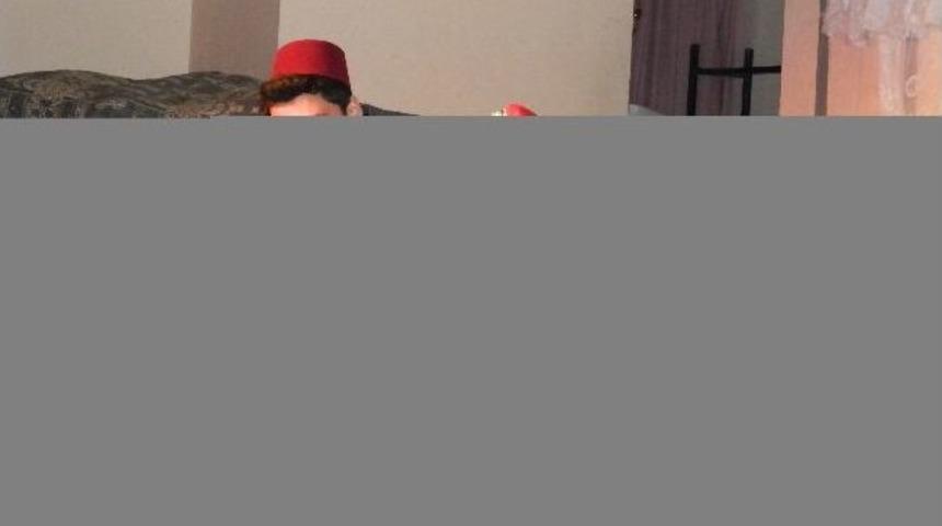 &Ouml;ğretmen Ve &Ouml;ğrencilerin Sunduğu G&ouml;steri İzleyenleri Ağlattı