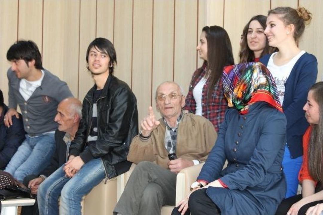 Rte&uuml;&rsquo;l&uuml; Gen&ccedil;lerden &Ouml;rnek Davranış