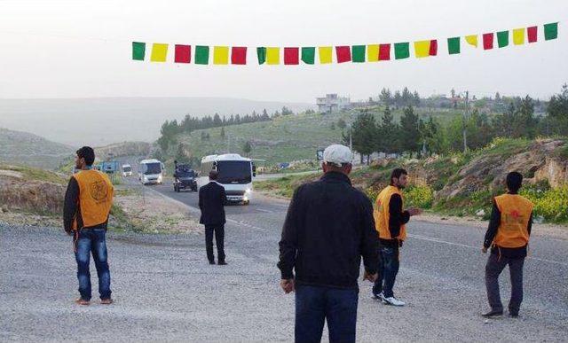 Öcalan'ın Doğum Gününü Kutlamak Için Yola Çıktılar