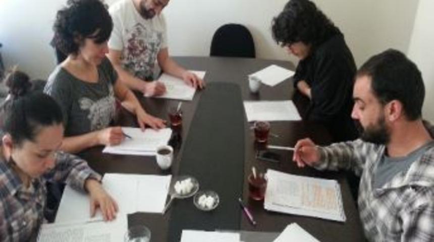 Şehir Tiyatroları &ldquo;pusuda&rdquo; Oyununu K&ouml;ylerde Sahneleyecek