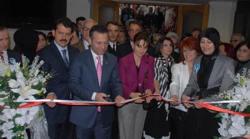 Polislerin Resim Sergisi