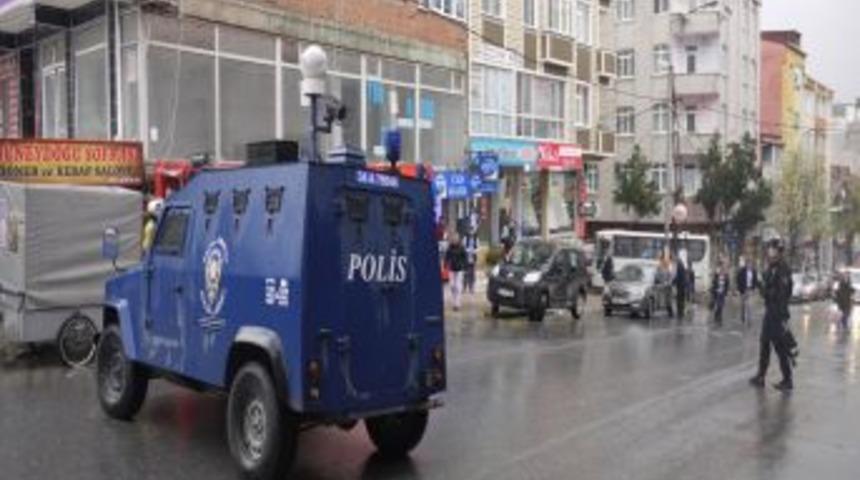 Biber Gazından Etkilenen &Ccedil;ocuklara Polis Sahip &Ccedil;ıktı