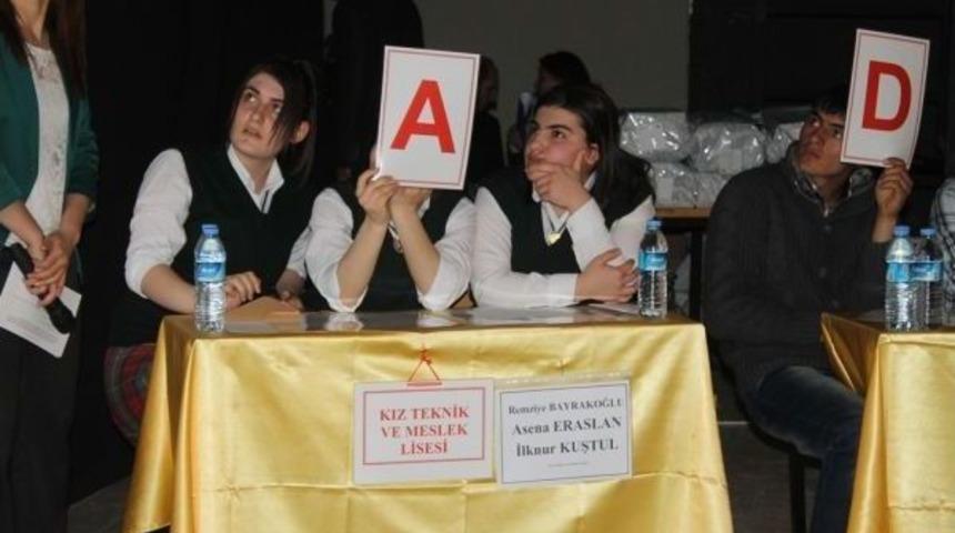 Yarıştır Bilgini Geliştir Kendini