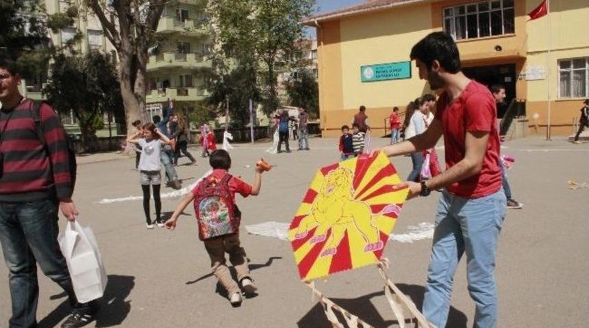 Sel&ccedil;uk'ta Okullar U&ccedil;urma İle Şenlendi