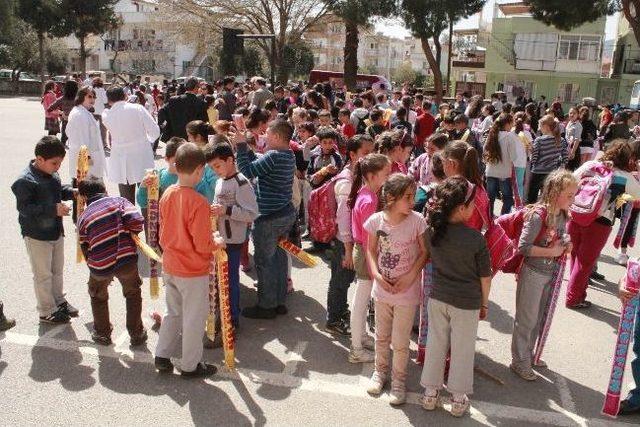 Selçuk'ta Okullar Uçurma İle Şenlendi