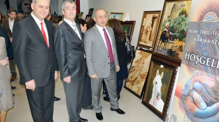 Polis Eşlerinden &Ouml;ğrencilere Burs I&ccedil;in Sergi