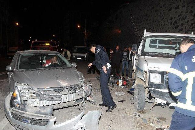 Gümüşhane'de Trafik Kazası: 1 Ölü, 1 Yaralı