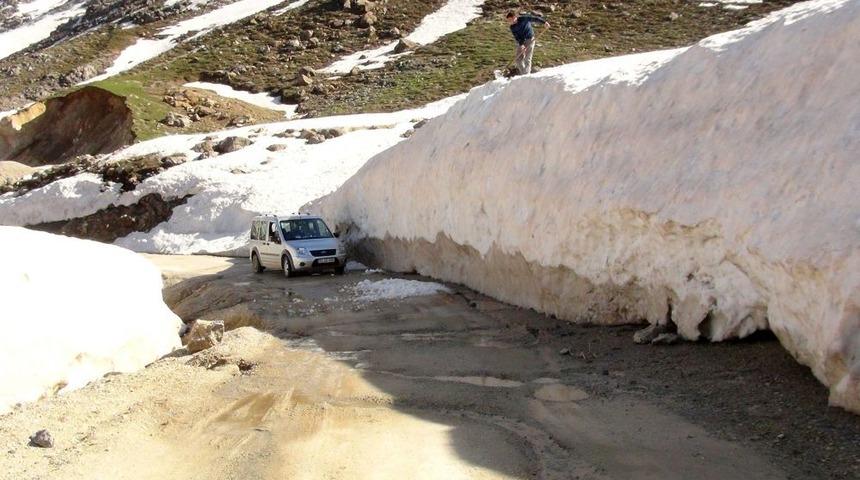 Bitlis&rsquo;te Nisanda Bile 5 Metre Kar Var