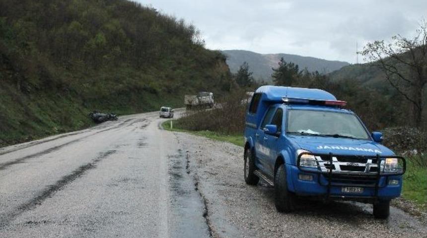 Kaygan Yolda Baraja Uçmaktan Son Anda Kurtuldu