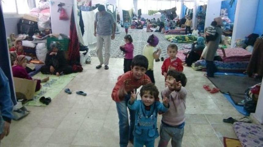 Suriye&rsquo;ye Yardım Malzemeleri Teslim Edildi