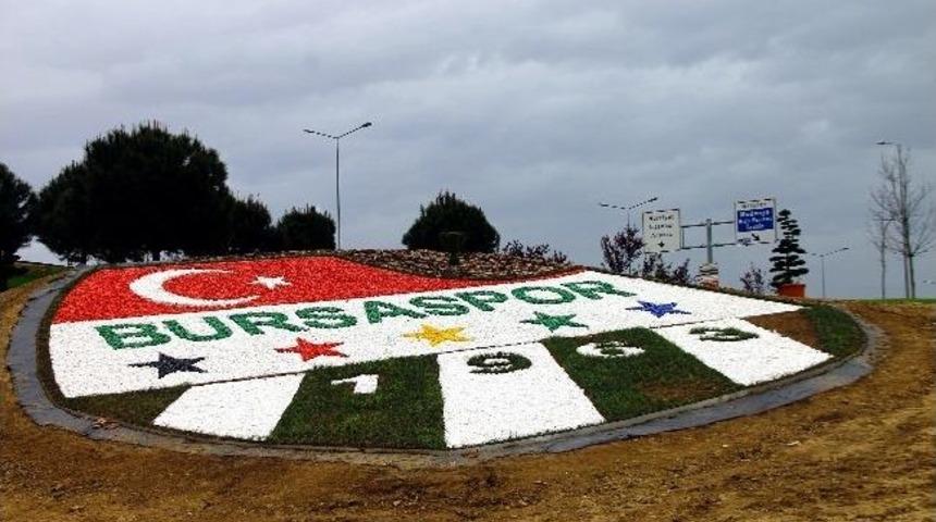 Acemler Kavşağına Dev Bursaspor Amblemi
