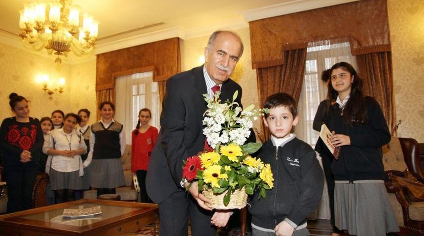 Minik &Ouml;ğrencilerden Vali Harput&rsquo;a Konser