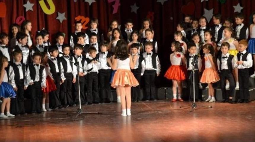 Odt&uuml; Koleji &Ouml;ğrencilerinden Okuma Bayramı