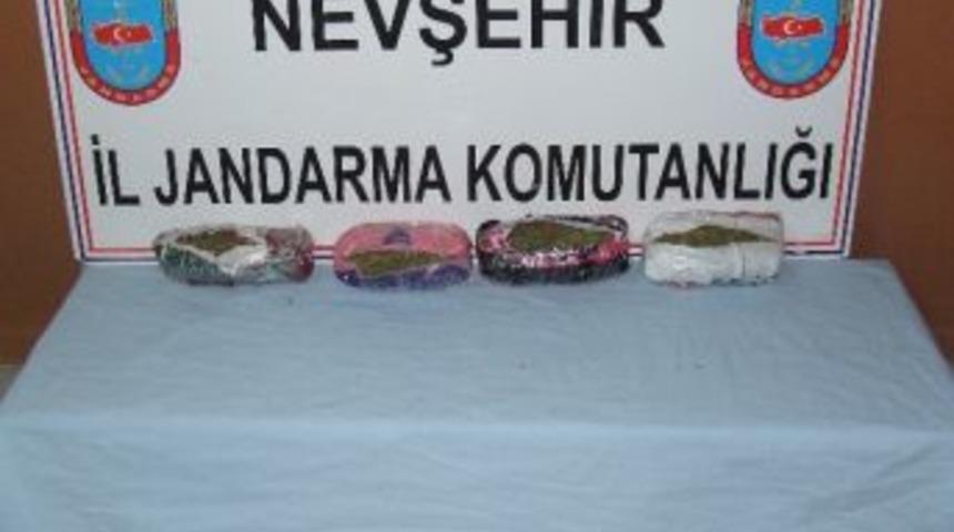 Yolcu Otob&uuml;s&uuml;nde Kubar Esrar Ele Ge&ccedil;irildi