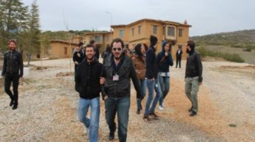 &Uuml;niversite &Ouml;ğrencileri Ş&uuml;kran K&ouml;y&uuml;&rsquo;nde