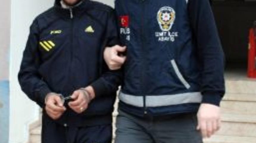 Alkoll&uuml; Şahıs Ambulansların Camlarını Kırdı