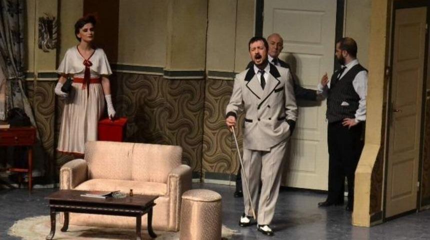 &lsquo;bir Tenor Aranıyor&rsquo; M&uuml;zikal Komedi B&uuml;y&uuml;k İlgi G&ouml;rd&uuml;