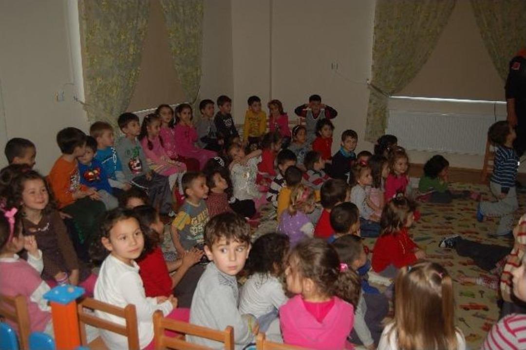 Afad Yetkilileri Ana Okulu &Ouml;ğrencileriyle Buluştu