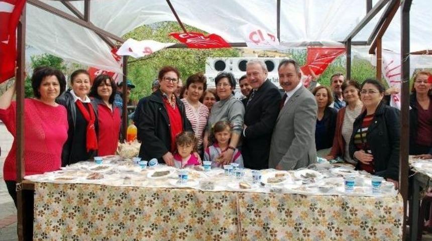 Chp Salihli Kadın Kolları Kermes D&uuml;zenledi