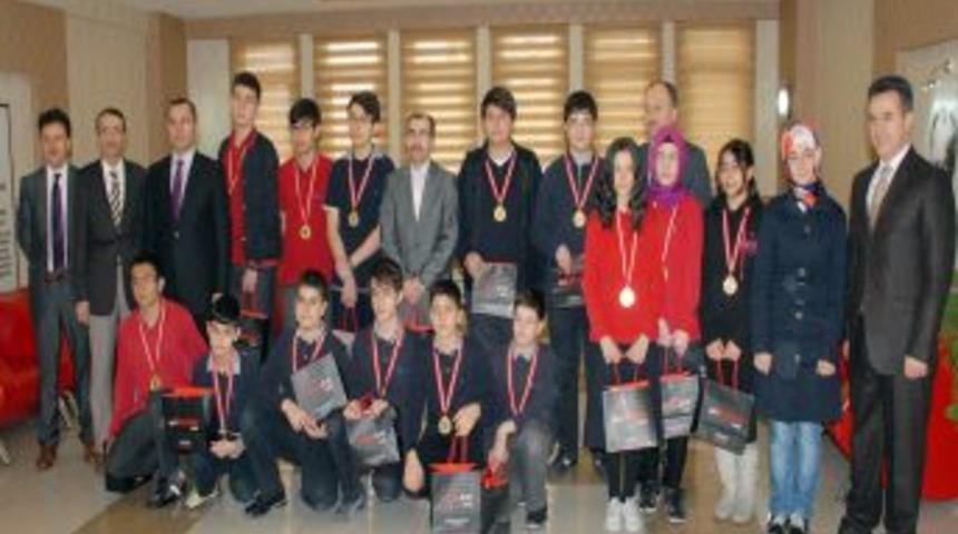 Kayseri Kılıçaslan Eğitim Kurumları, Başarılı Öğrencileri Ödüllendirdi