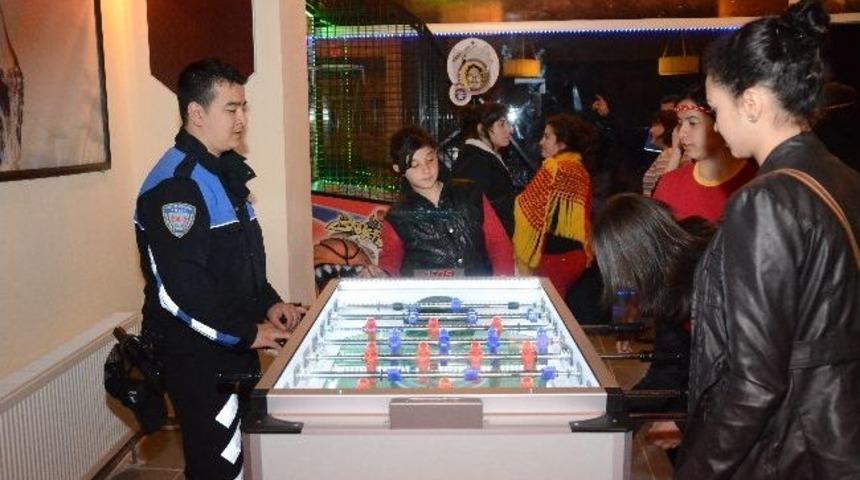 &Ouml;ğrencilerin 7d Sinema Keyfi